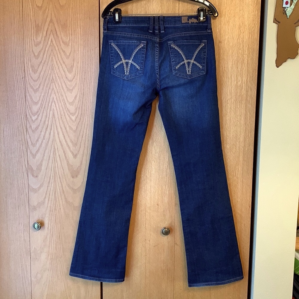 Kut from the Kloth size 6 x 32.5 Rachel bootcut stretch jeans blue denim EUC